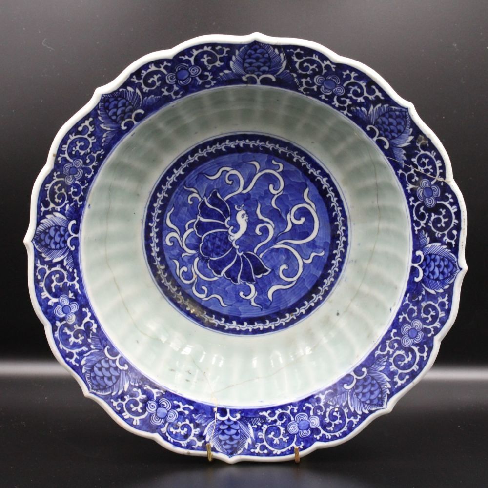 Lot 86: Rare 18th Century Kangxi Bowl: Blue and White...