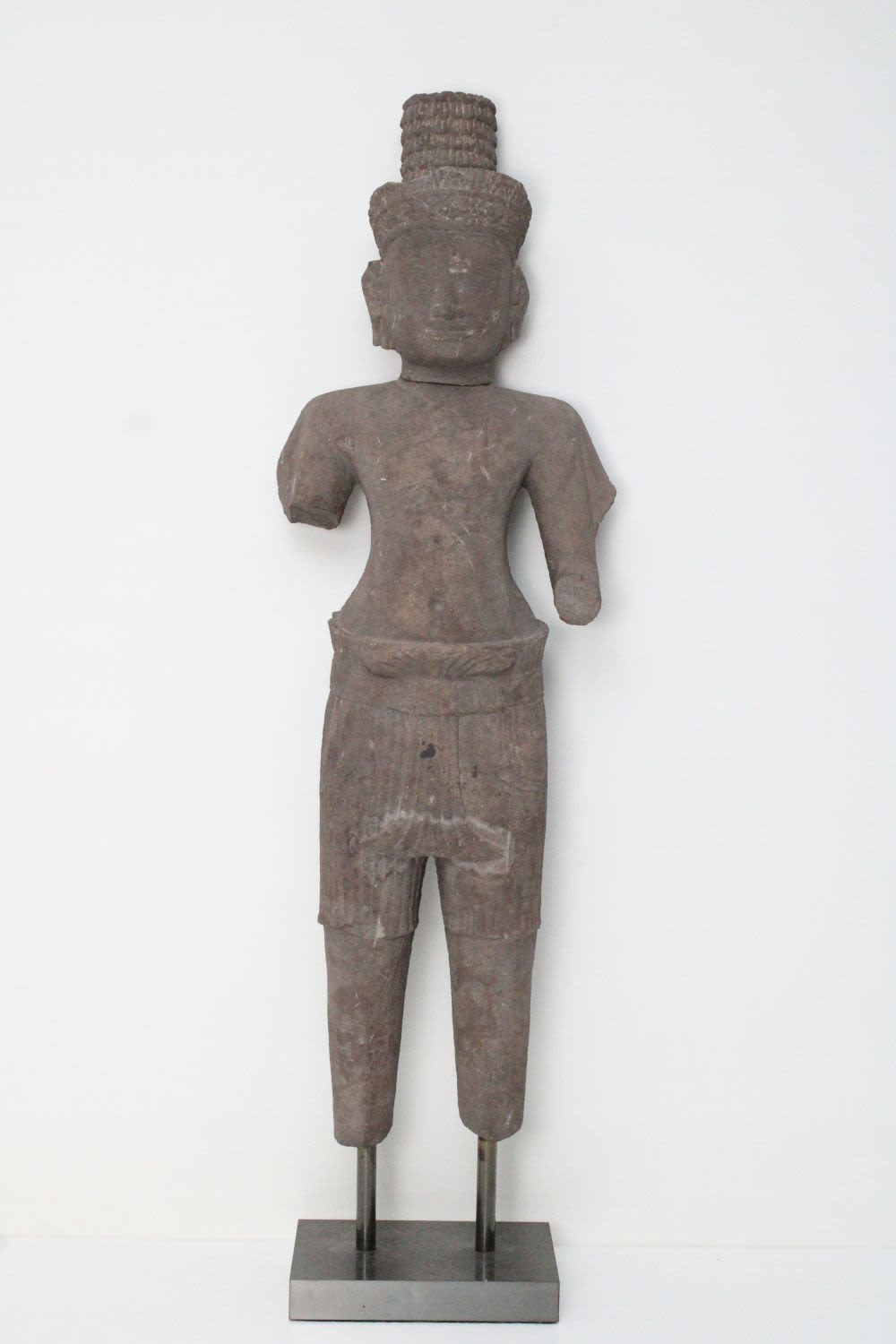 Lot 231: Standing Sandstone Figure of Vishnu: This sculpture features...