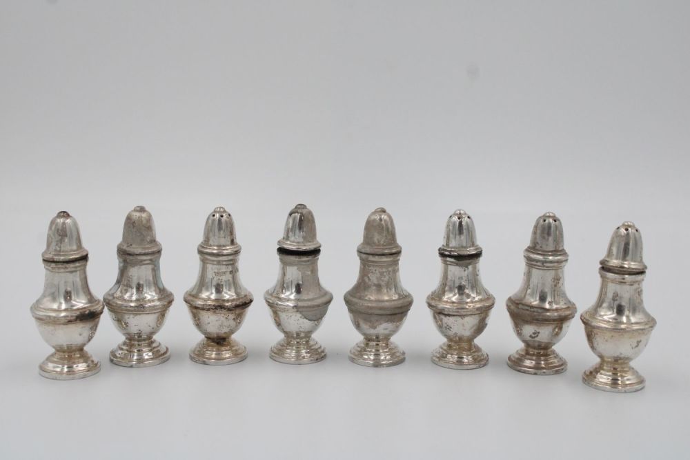 Lot 311: Mixed lot: 4 sets of mini salt and...