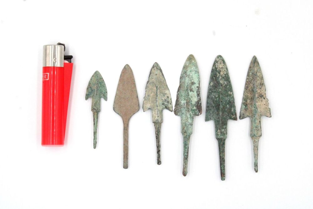 Lot 149: A Lot of 6 Luristan Bronze Arrowheads from...