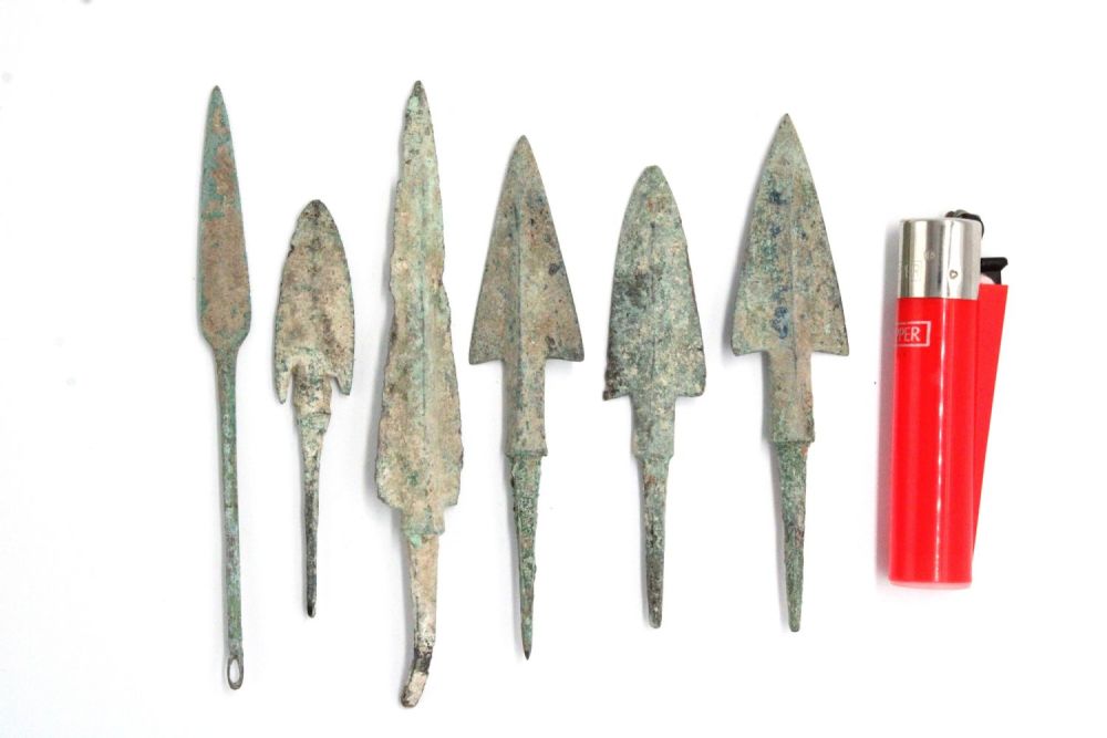 Lot 151: A Lot of 6 Luristan Bronze Arrowheads from...