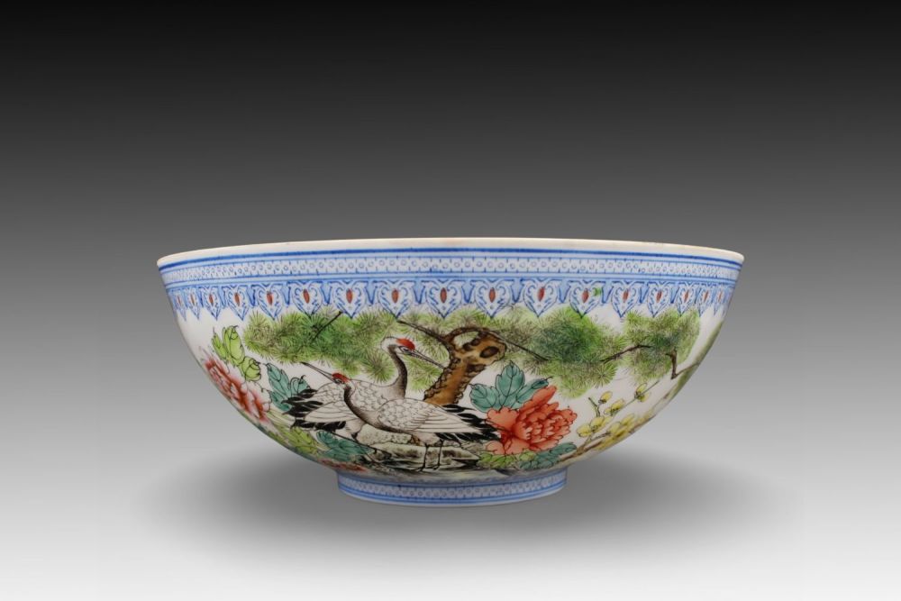 Lot 180: A Chinese Bowl made of Delicate Eggshell Porcelain.