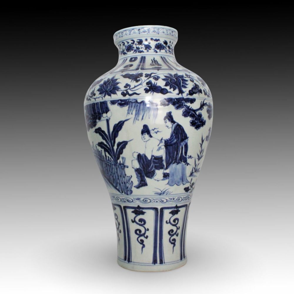 Lot 184: A Chinese Vase in a Kangxi Style from...