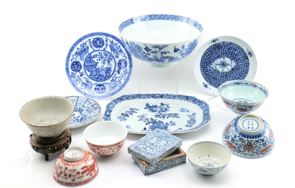 Lot 212: A Chinese Collection of Bowls and Dishes from...