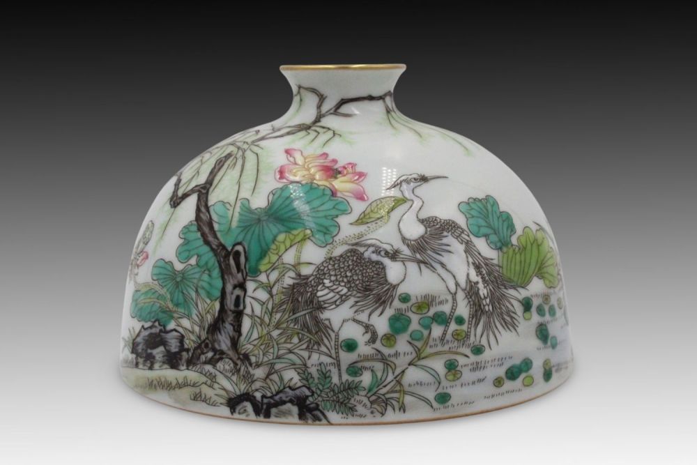 Lot 249: A Chinese Porcelain Hand Painted Ink Pot