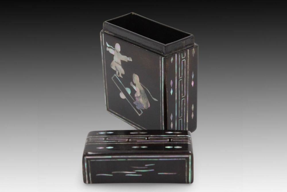 Lot 261: A Japanese Papier Mâché Boxe