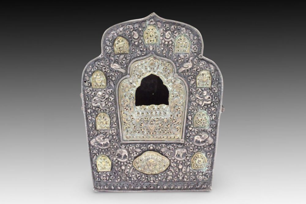 Lot 271: A Tibetan Prayer Box from the 18th- 19th...