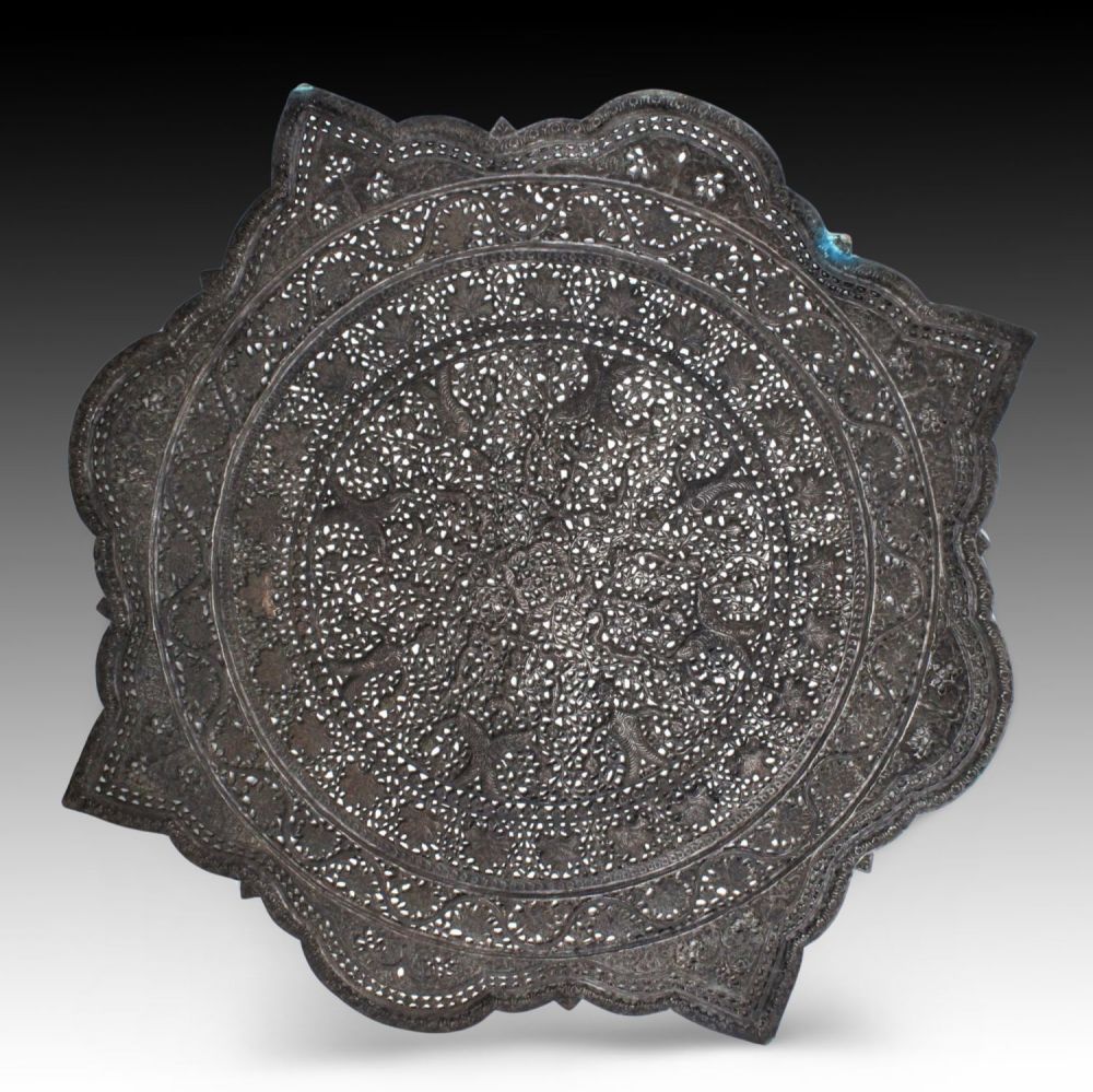 Lot 285: An Indian Kashmiri Tray with a Beautiful Design.