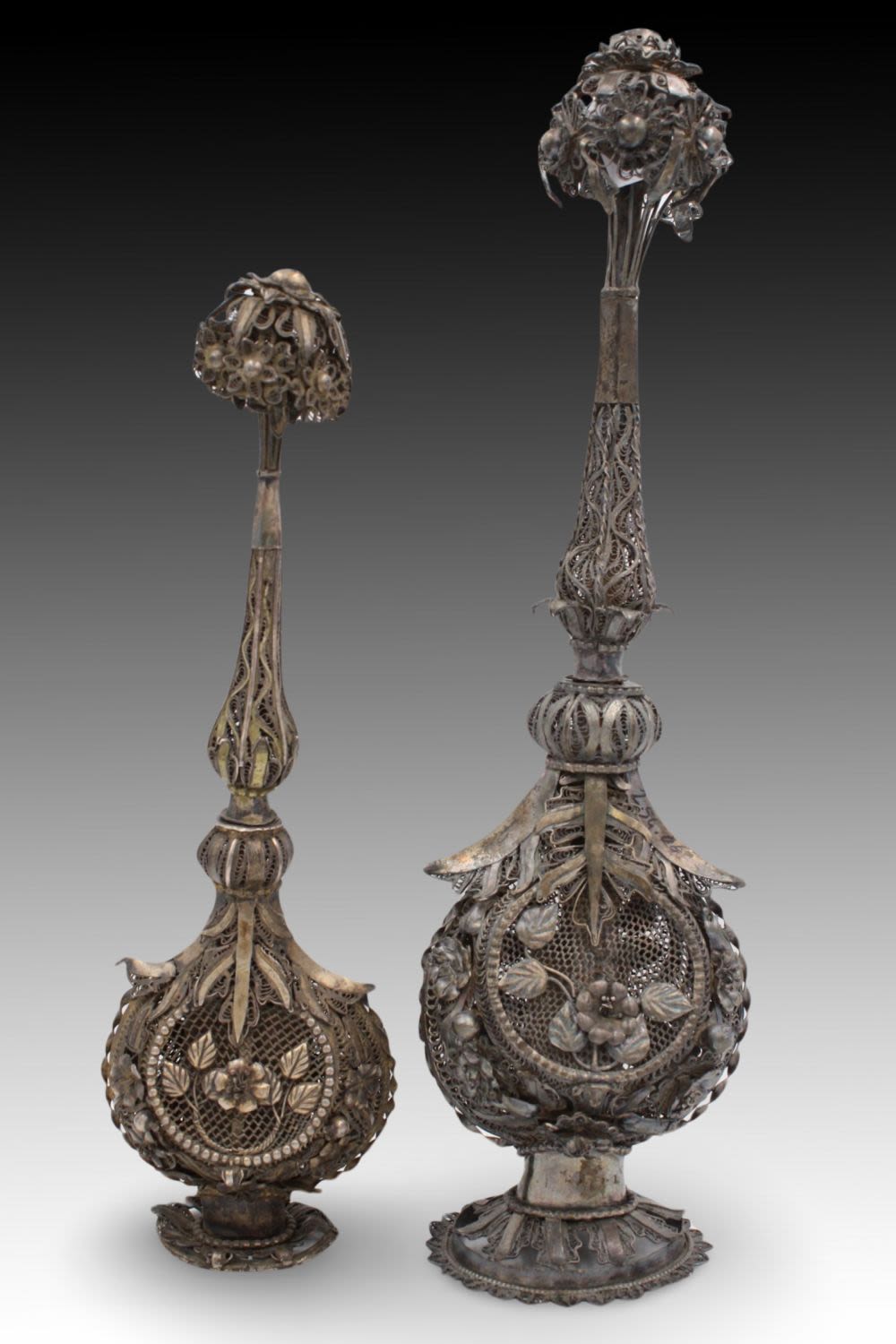 Lot 292: A Pair of Indian Silver Filigree Rosewater Sprinkler/Gulabpash...