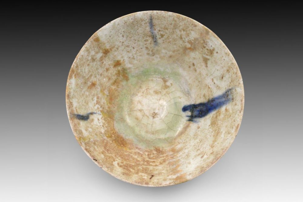 Lot 299: An Islamic Kashan Ceramic Bowl from the 12th...
