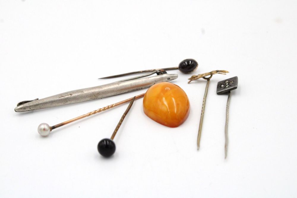 Lot 376: A Collection of Victorian Pins (5), Silver Brioche...