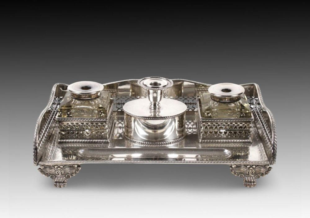 Lot 404: A Silver Plated Inkwell