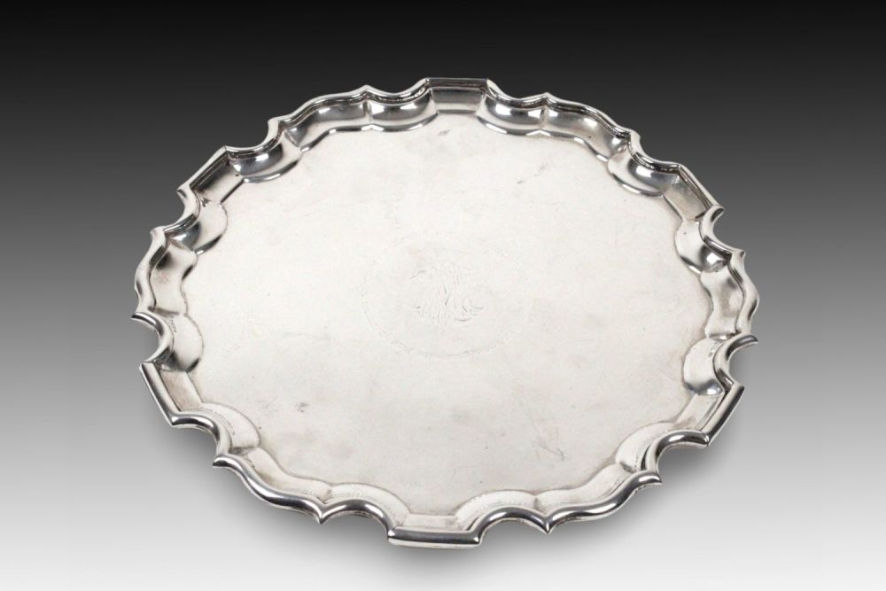Lot 407: An Irish Dublin Silver Tray marked in 1905