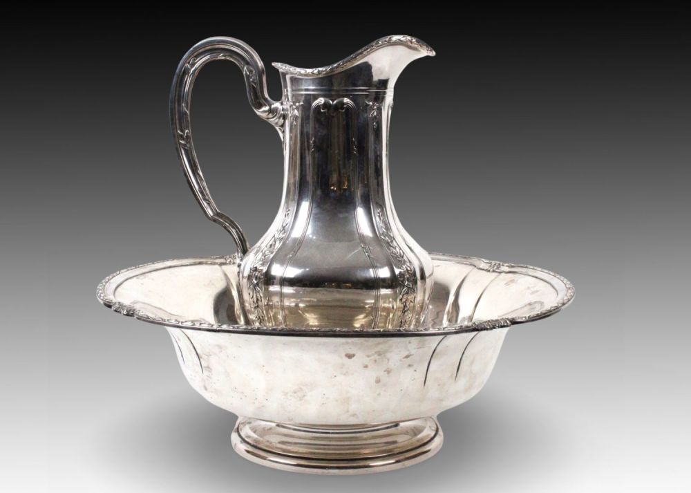 Lot 412: A Silver Plated Large Set of Ewer and...