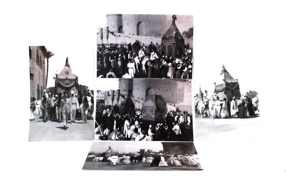 Lot 52: A Lot of 5 Black & White Pictures...