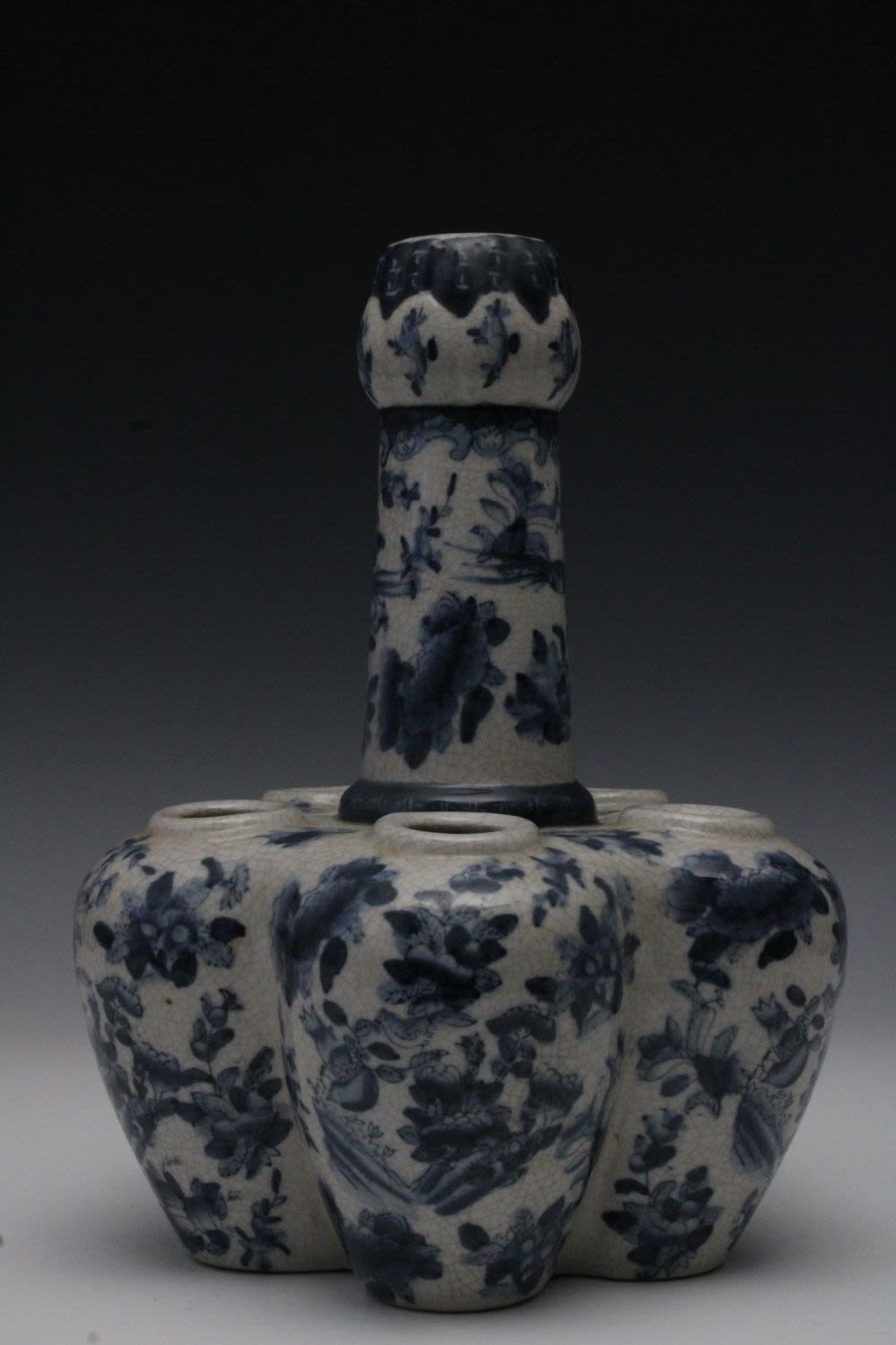 Lot 239: A Chinese Blue & White Porcelain Crackled Tulip...