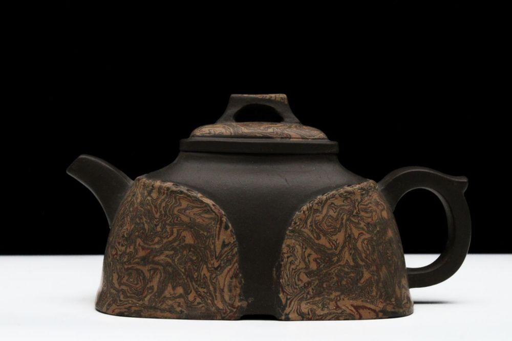 Lot 251: A Chinese Yixing Zisha Clay Tea Pot with...