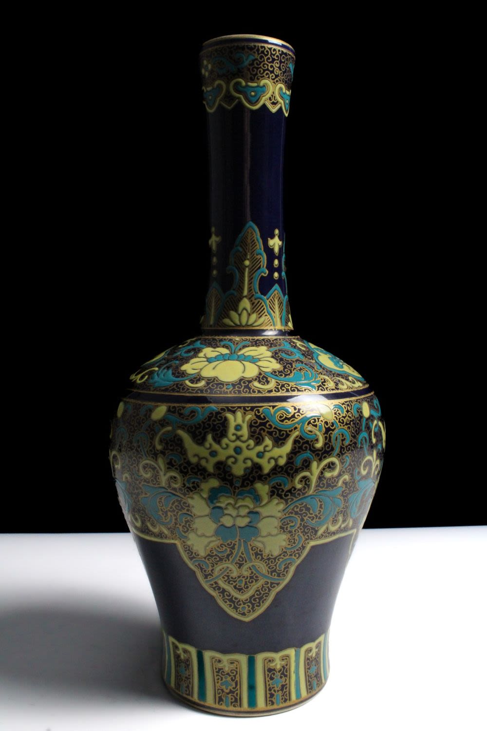 Lot 276: A Chinese Dark Blue Ground Porcelain Vase with...