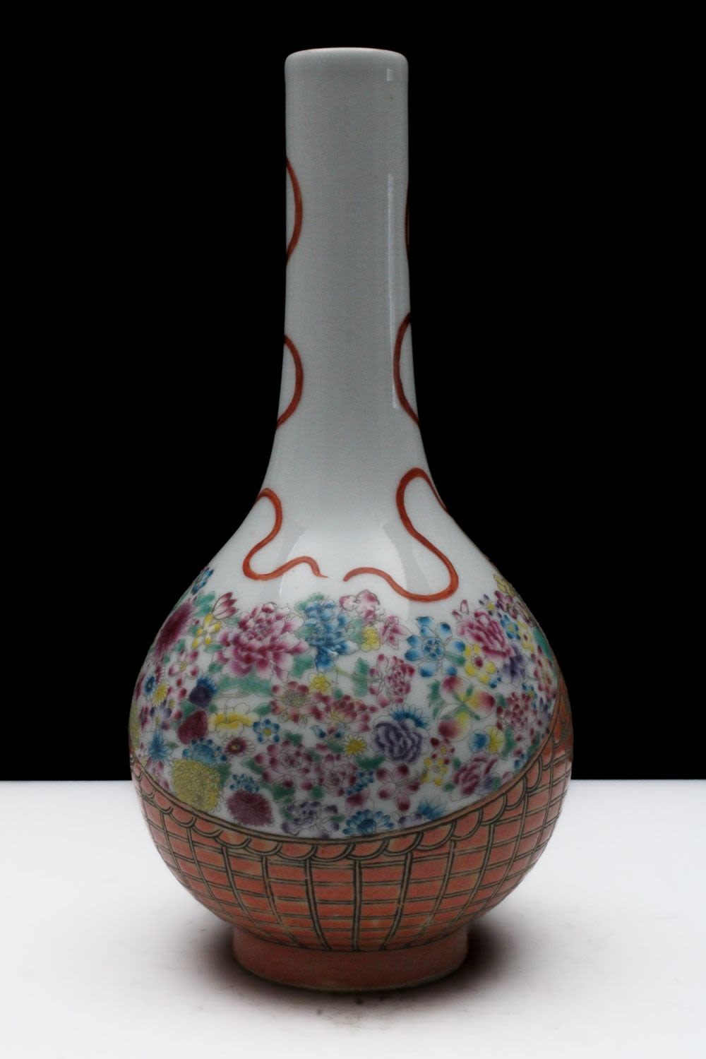 Lot 328: A Chinese Qianlong Enamel Colour Porcelain Vase Portraying...
