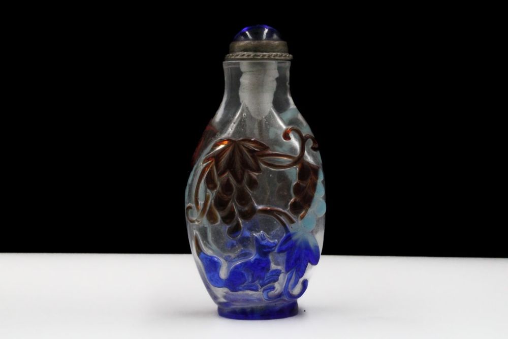 Lot 332: A Chinese Glass Snuff Bottle Depicting Beautiful Floral...