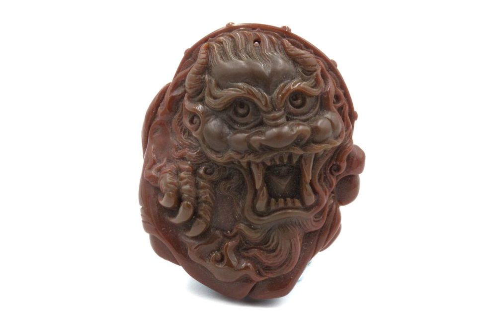 Lot 370: A Rare Chinese Agate Two-Faced Pendant Depicting 2...