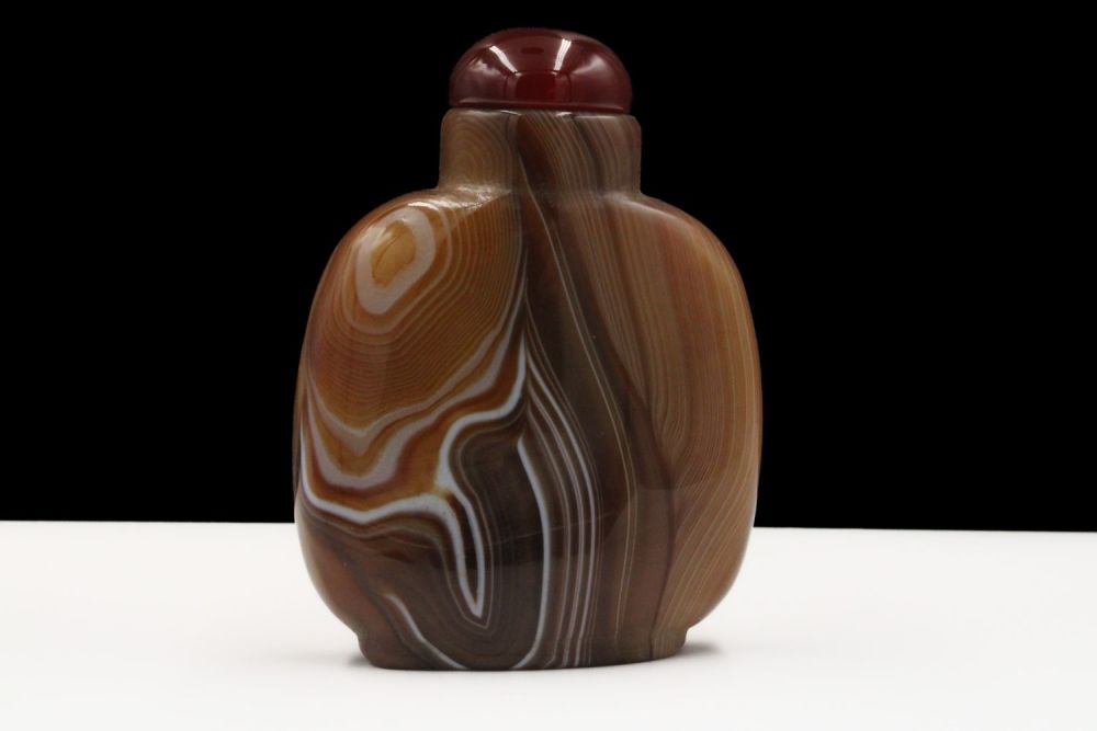 Lot 378: A Rare Chinese Agate Snuff Bottle with a...