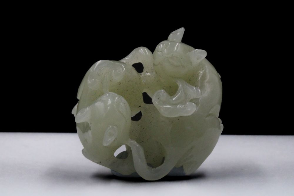 Lot 383: A Chinese Jade Hand-Carved Figure of 2 Cats.