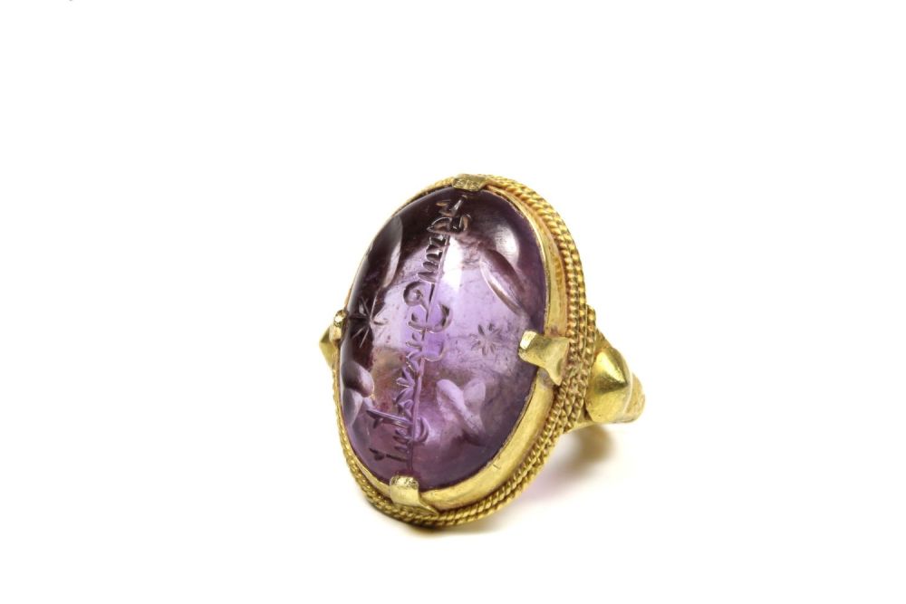 Lot 444: An Amethyst Gold Ring with Islamic Inscription in...