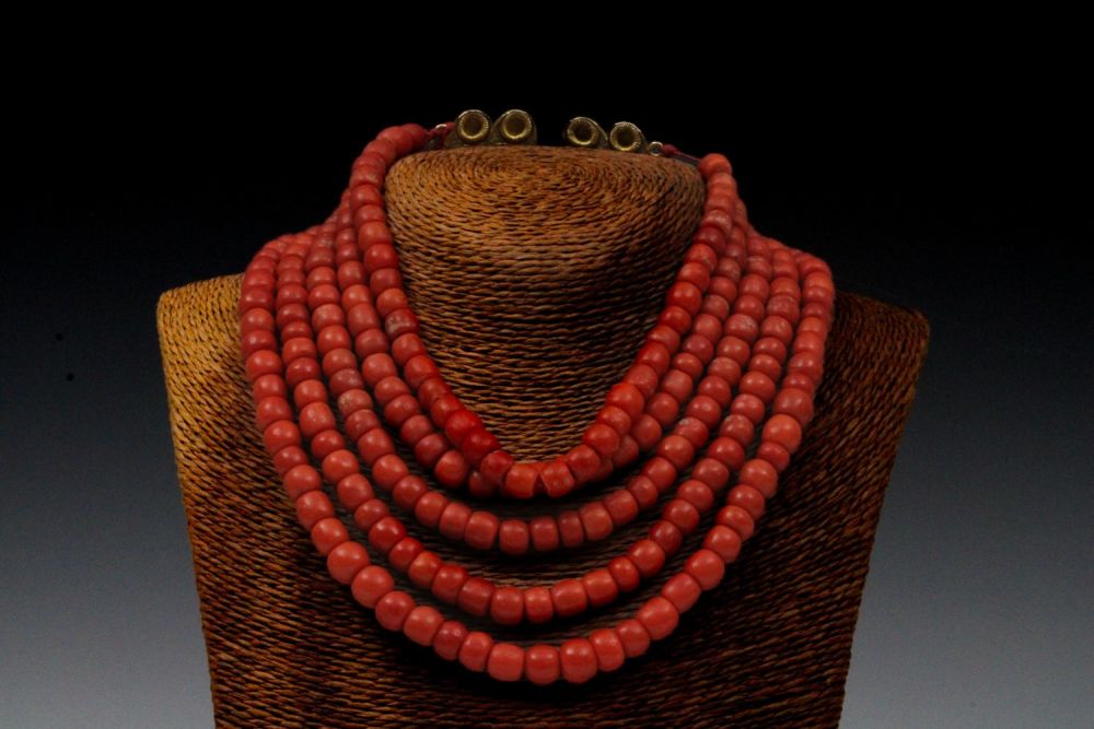Lot 453: A Coral Necklace with 5 Strands from the...