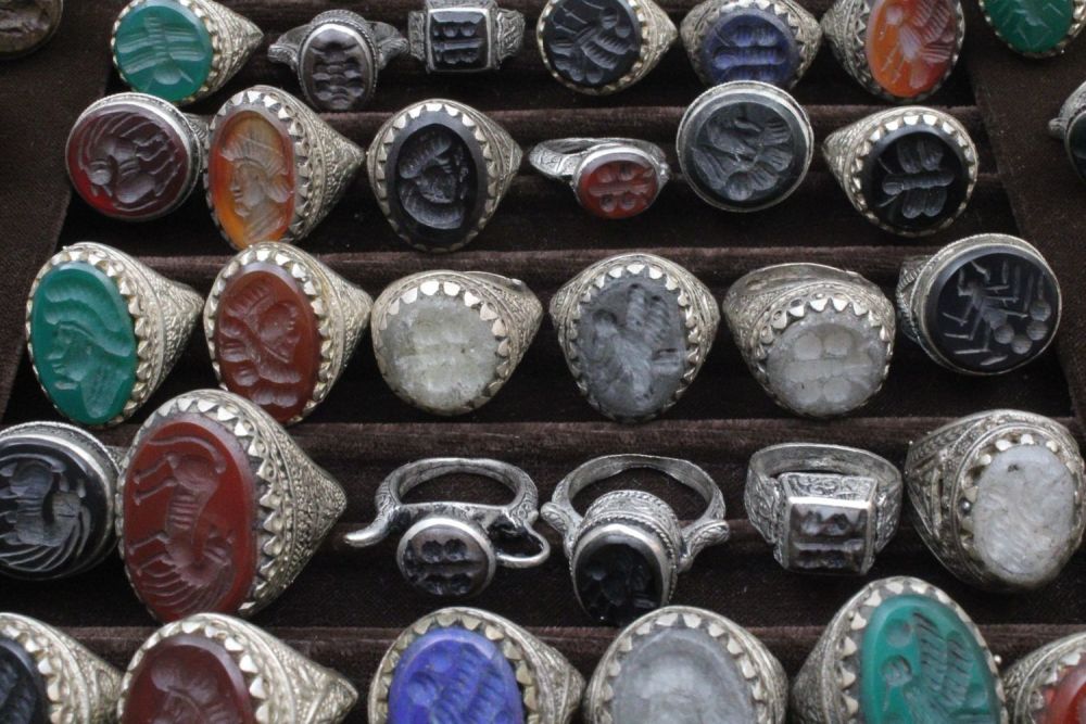 Lot 454: A Collection of 50 Intaglio Rings.