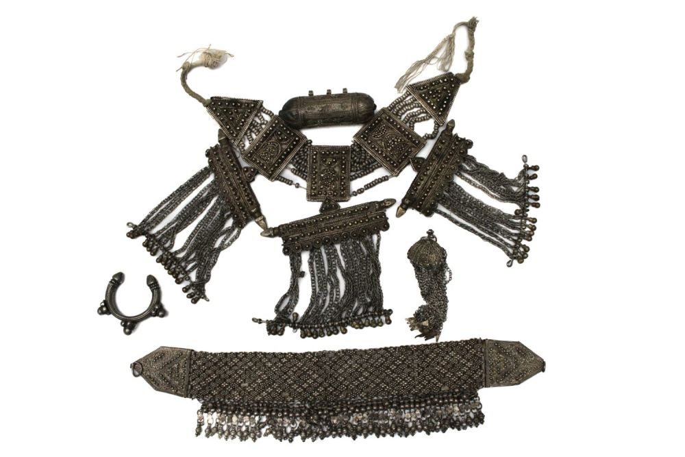 Lot 458: A Lot of Yemeni White Metal Tribal Jewellery.