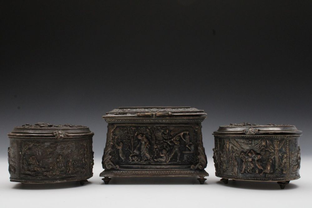 Lot 460: A Lot of 3 Victorian Silver Plated Boxes
