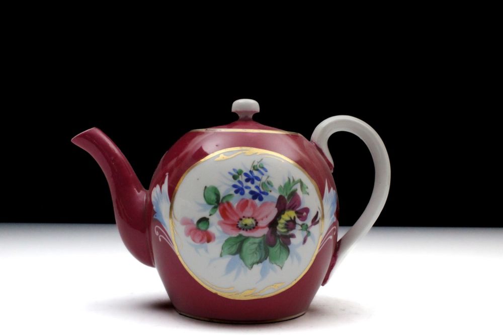 Lot 468: A Russian Gardner Porcelain Teapot from the 19th...