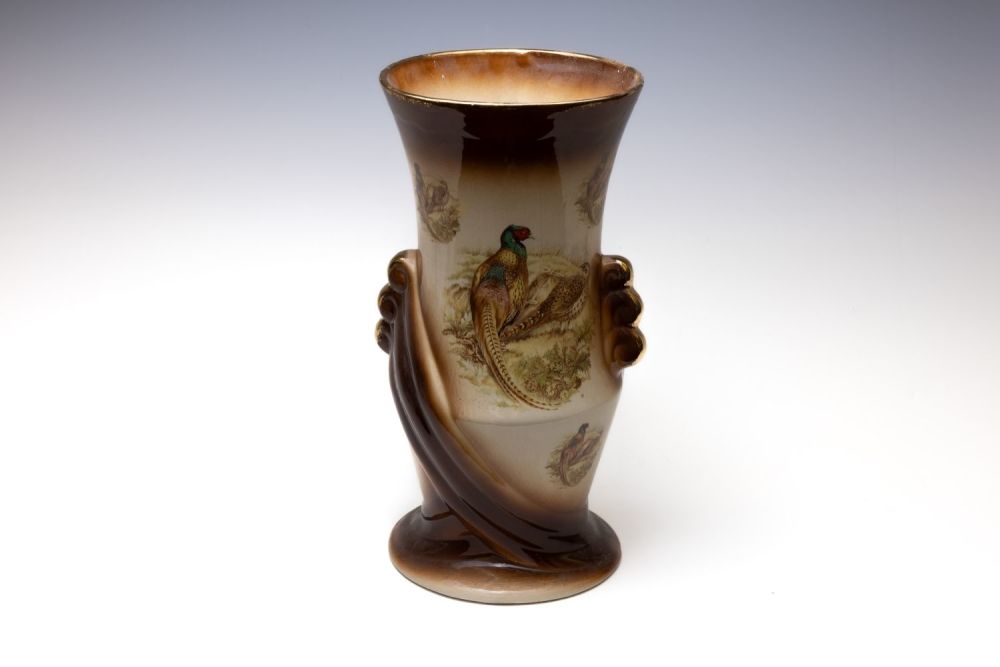 Lot 100: A Large Victorian Vase from the 19th Century.