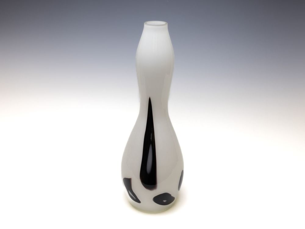 Lot 124: A Vintage Large Murano White Glass Vase from...