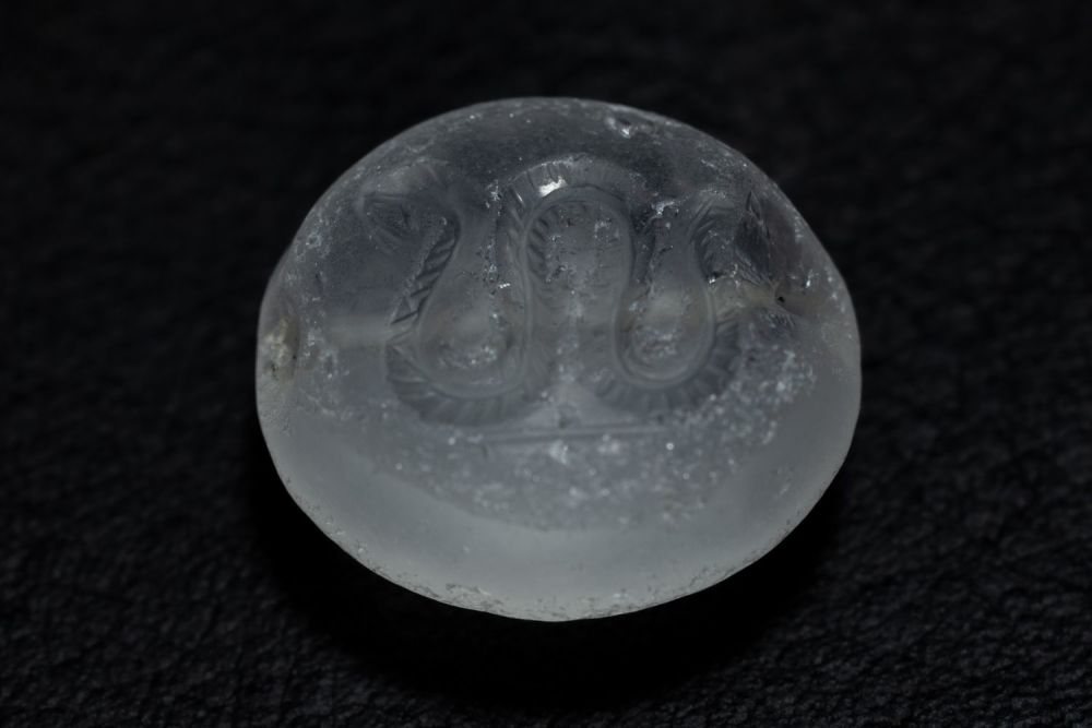 Lot 181: A Rock Crystal Scarab Gem Depicting a Snake.