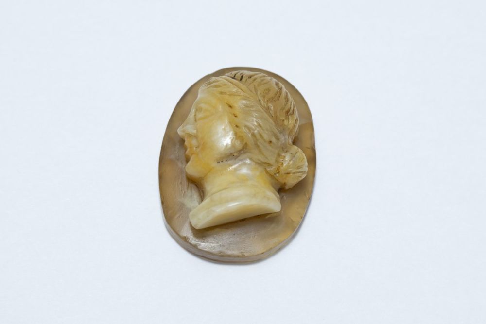 Lot 212: An Ancient Roman Solomon Agate Cameo Stone Depicting...