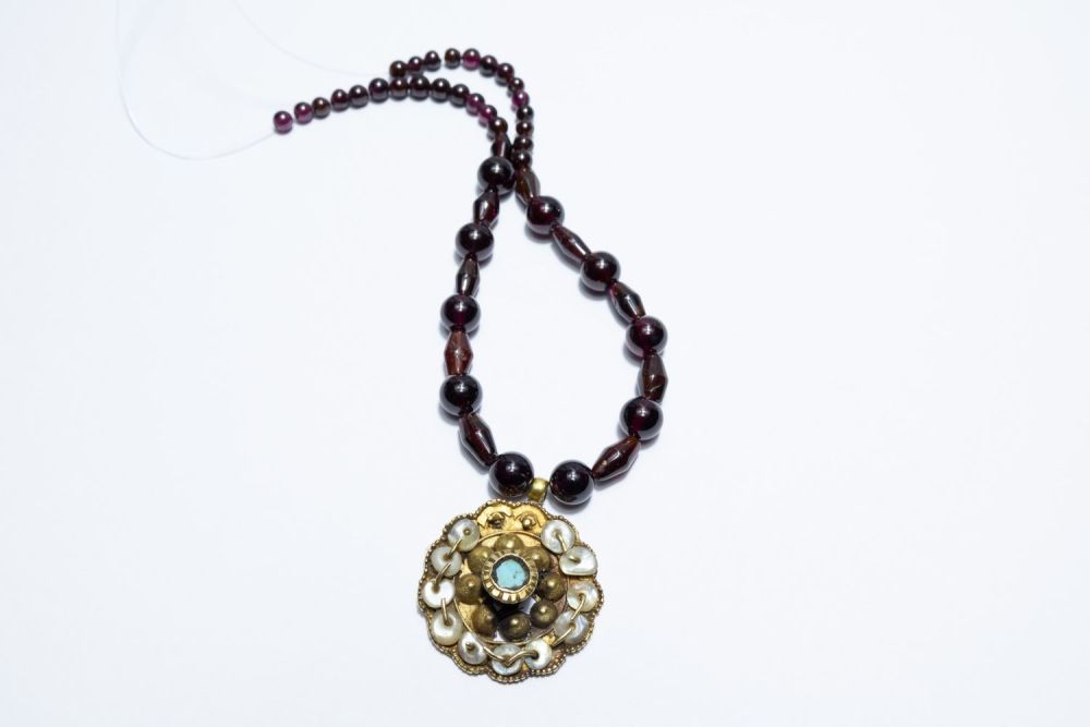 Lot 241: A Roman Gold & Lulu Beads Necklace with...