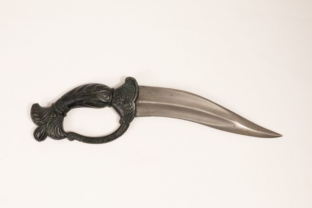 Lot 420: An Indian Handstone Dagger from the 19th Century.