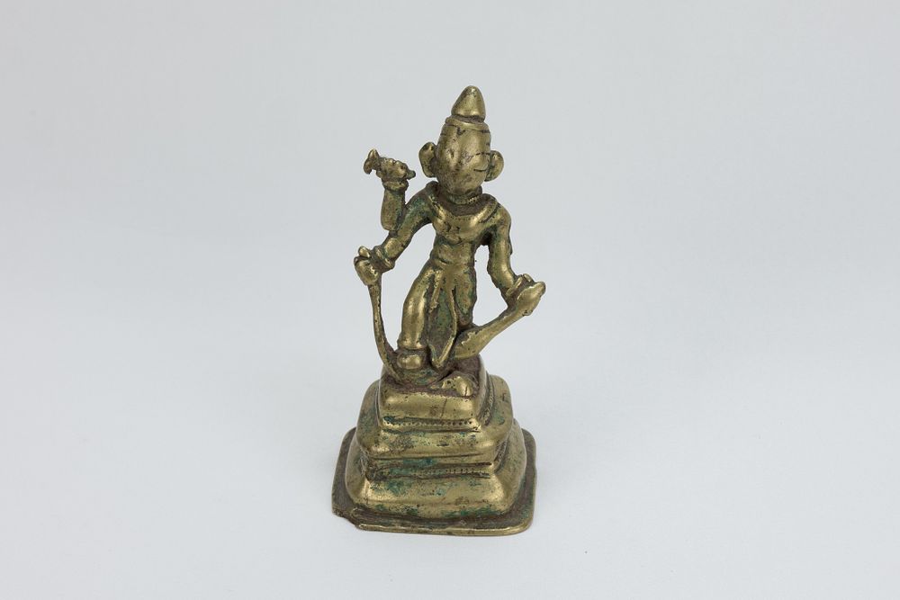 Lot 119: An Indian Bronze Buddha from the 19th Century.