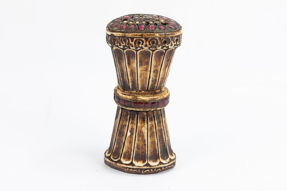 Lot 127: An Indian Mughal Style Dagger Handle with Red...