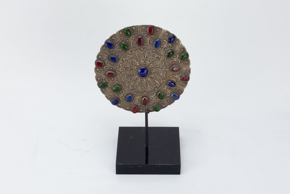 Lot 202: An Islamic Tribal Turkman Yomud Gilted Silver Pendant...