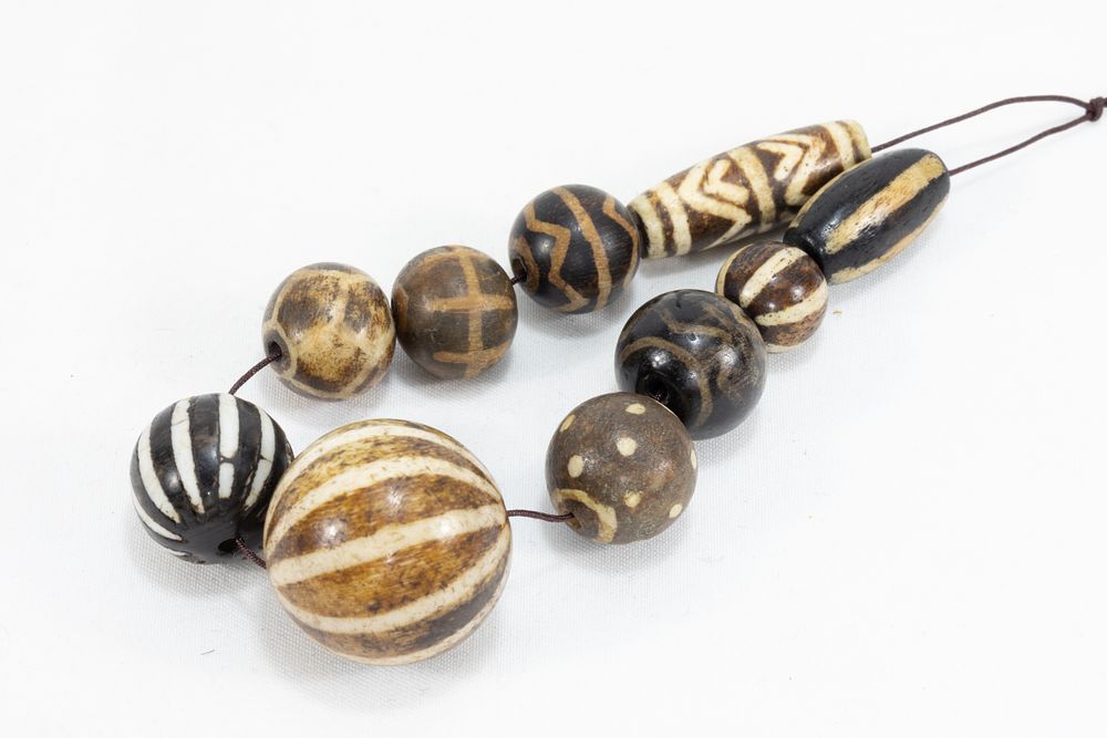 Lot 54: A Tibetan Agate Dzi Beads Short Necklace Probably...
