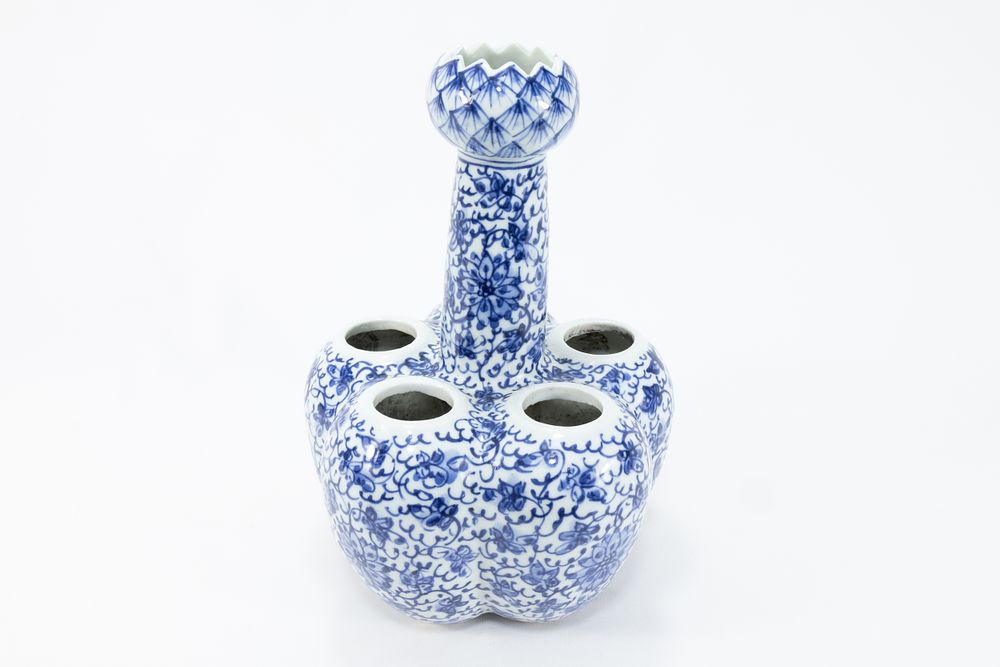 Lot 89: A Chinese Blue & White Porcelain Tulip Vase...