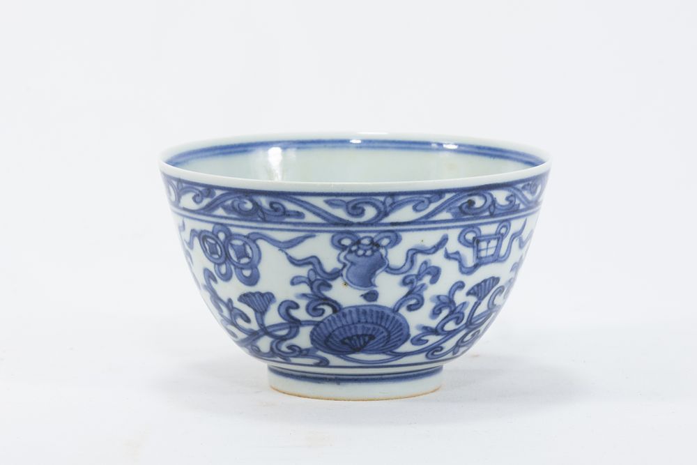 Lot 95: A Chinese Blue & White Porcelain Bowl Depicting...