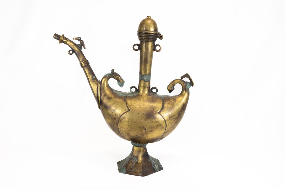Lot 266: A Rare Islamic Indian Mughal Bronze Water Jug.