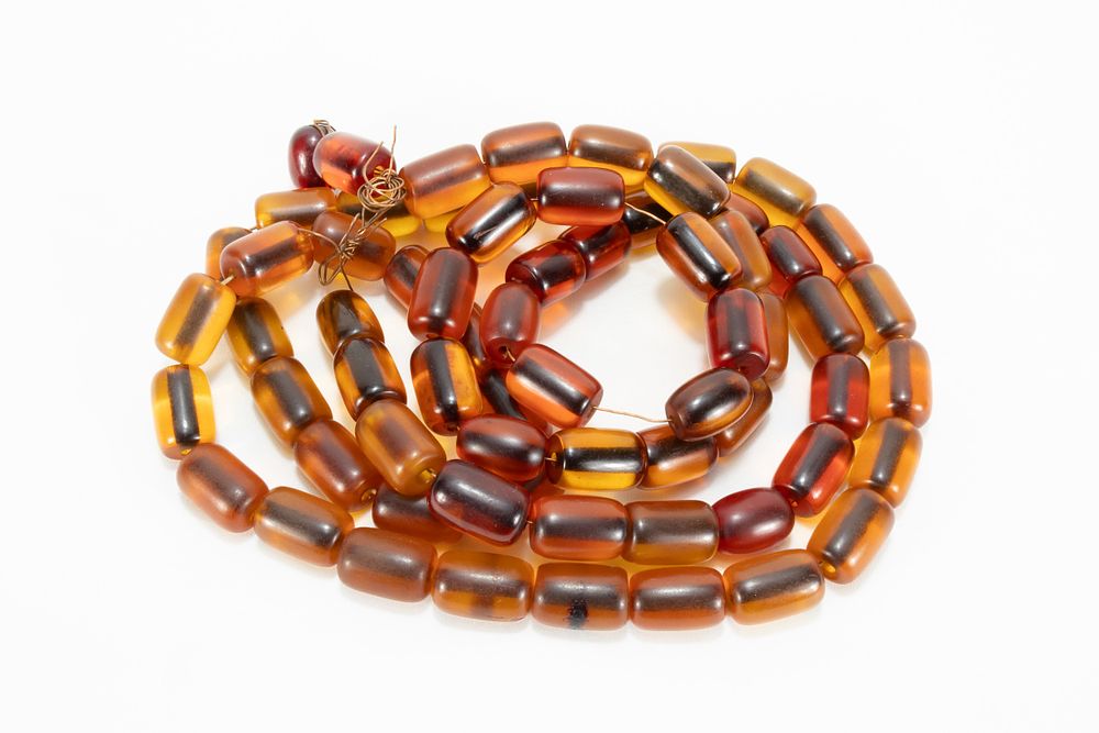 Lot 326: A Lot of 2 Tribal Yemeni Amber Coloured...