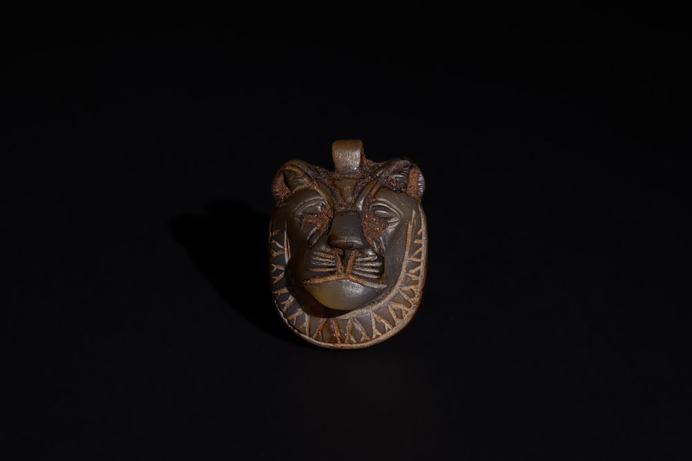 Lot 174: An Egyptian Agate Amulet in the Form of...
