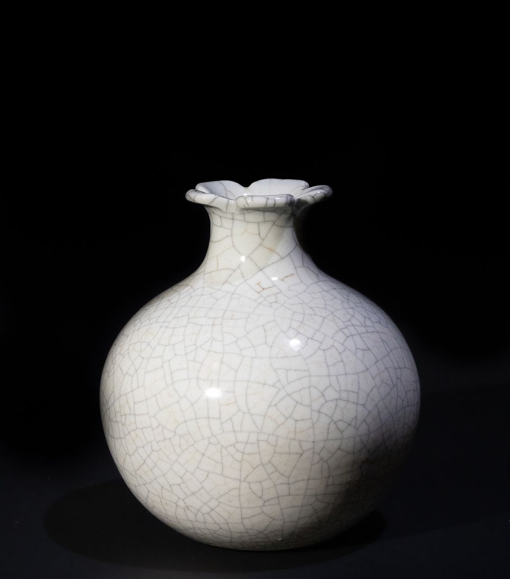 Lot 161: A Chinese White Crackled Porcelain Vase, with 4...