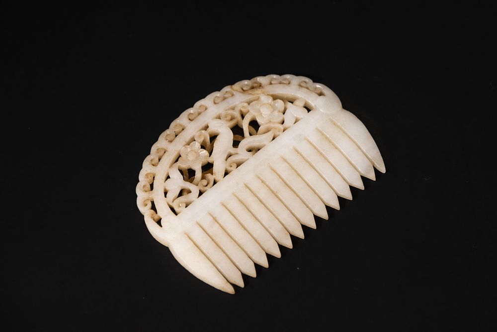 Lot 190: A Chinese Jade Hair Comb, Carved with a...